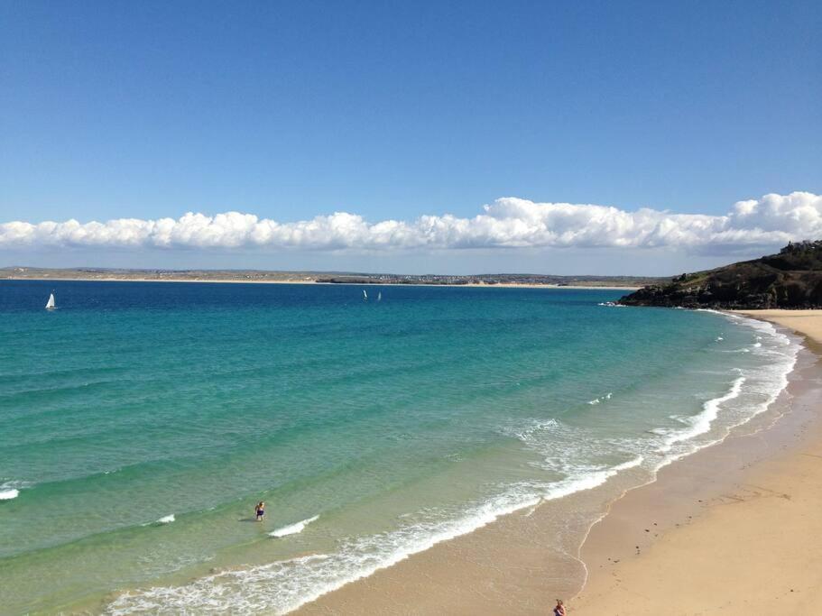 Moments To 3 Beaches. Own Patio. Spacious. Private Appartement St Ives Buitenkant foto